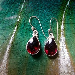 💥SALE💥.925 Garnet Tear Drop Earrings