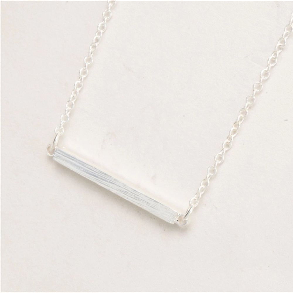 Bar on Chain Trend NWT Necklace in Gold or Silver - Picture 4 of 8