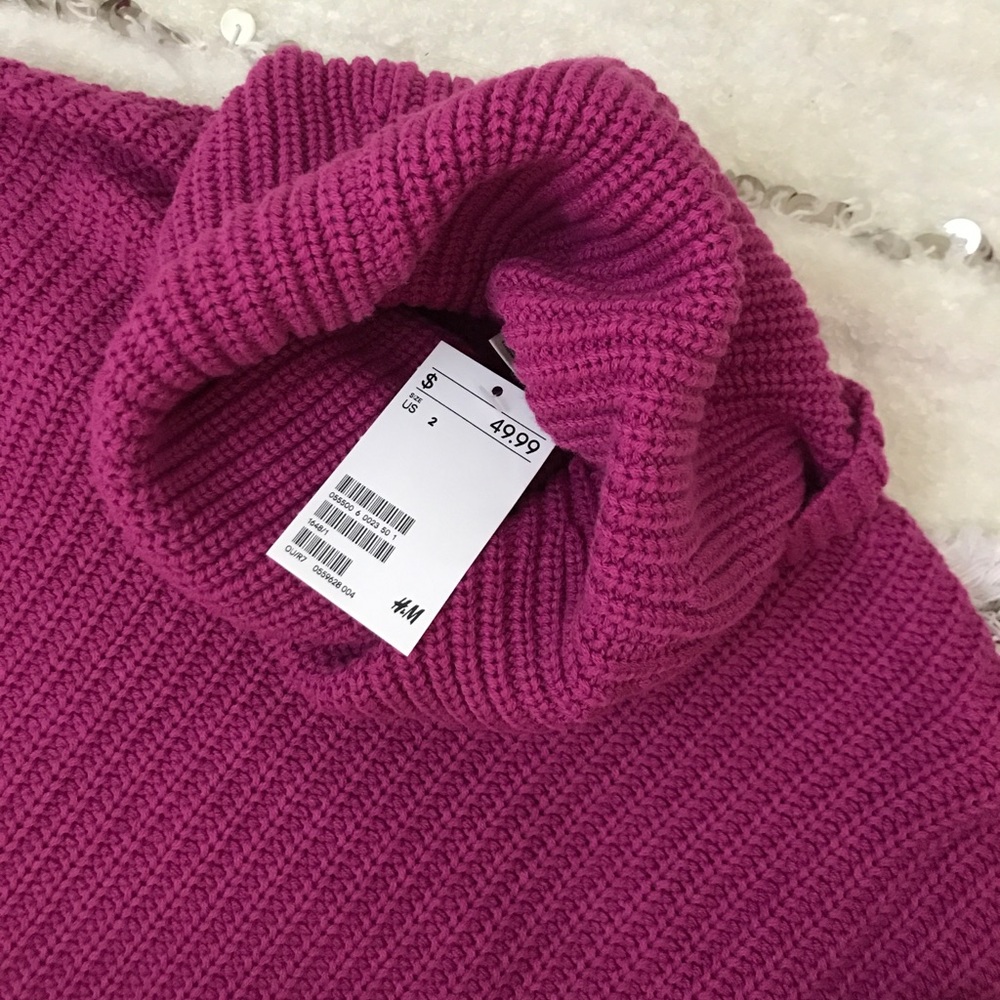 • 80s Retro • Oversize Magenta Turtleneck Tunic • - Picture 2 of 3