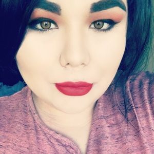 Meet your Posher, Keythia