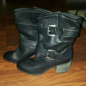 NWOT cute heeled boots