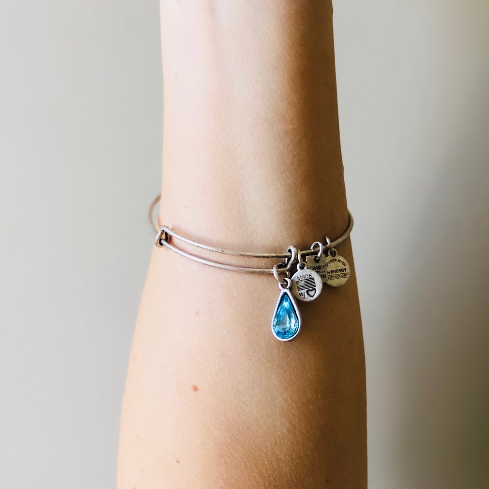 ❌Sold on Ⓜ️❌ Alex & Ani energy bracelet