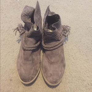 Report Tan/brown boots for sale! Worn a few times
