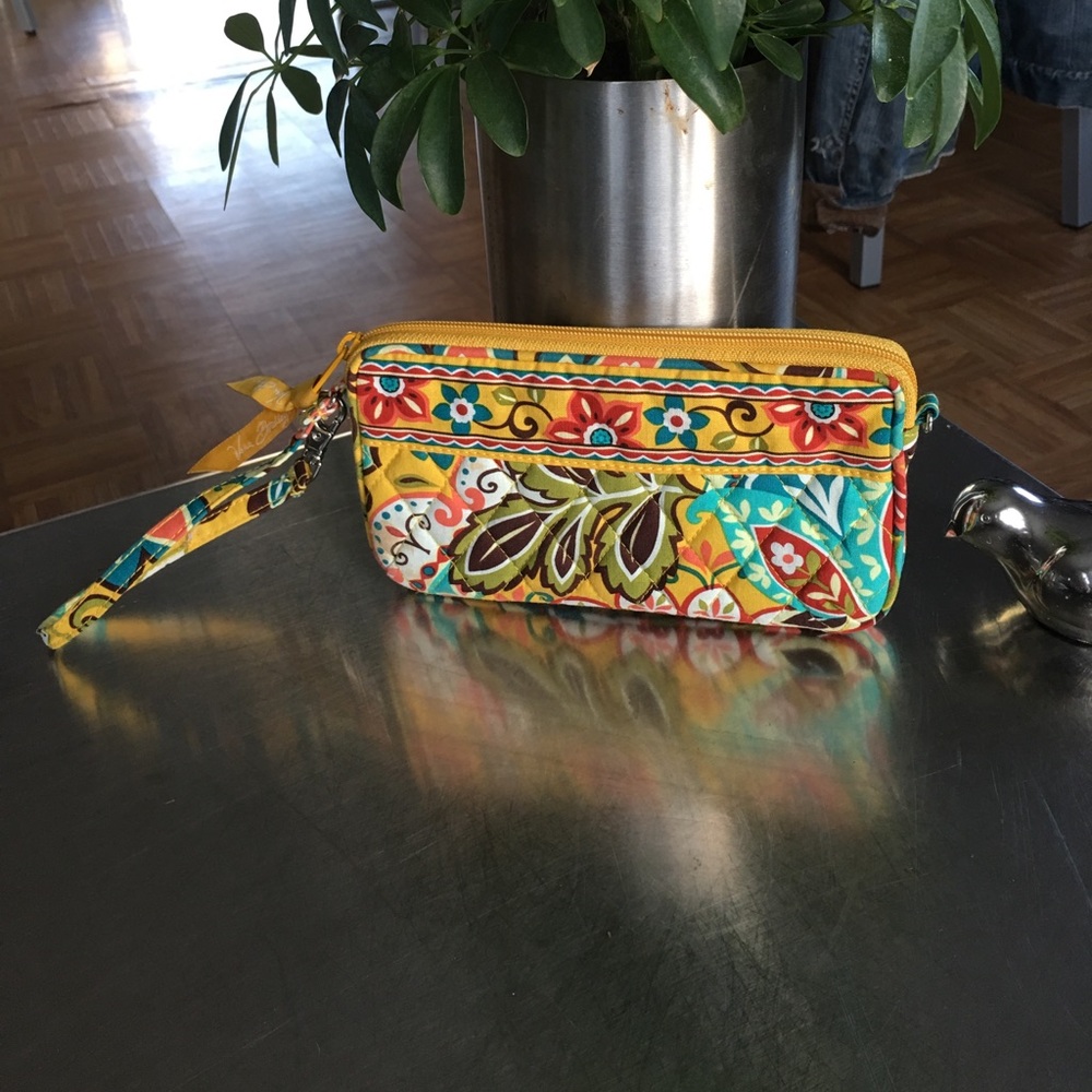 Vera Bradley/ Large/ Wristlet/ret. PROVENCAL 12-13