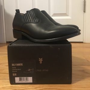 Frye black Billie shootie