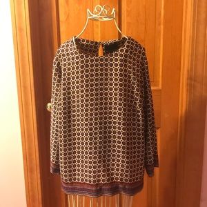 Patterned women’s top