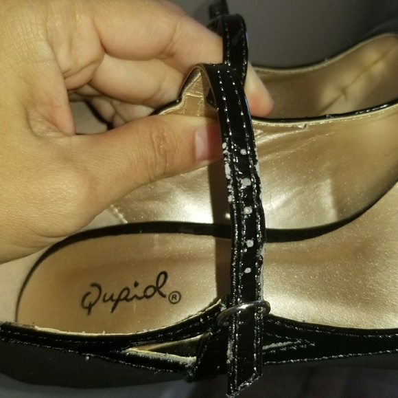 Heels - Picture 4 of 4