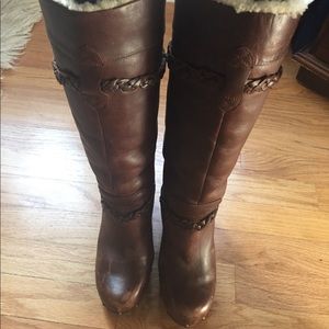 Beautiful UGG Savanah boots