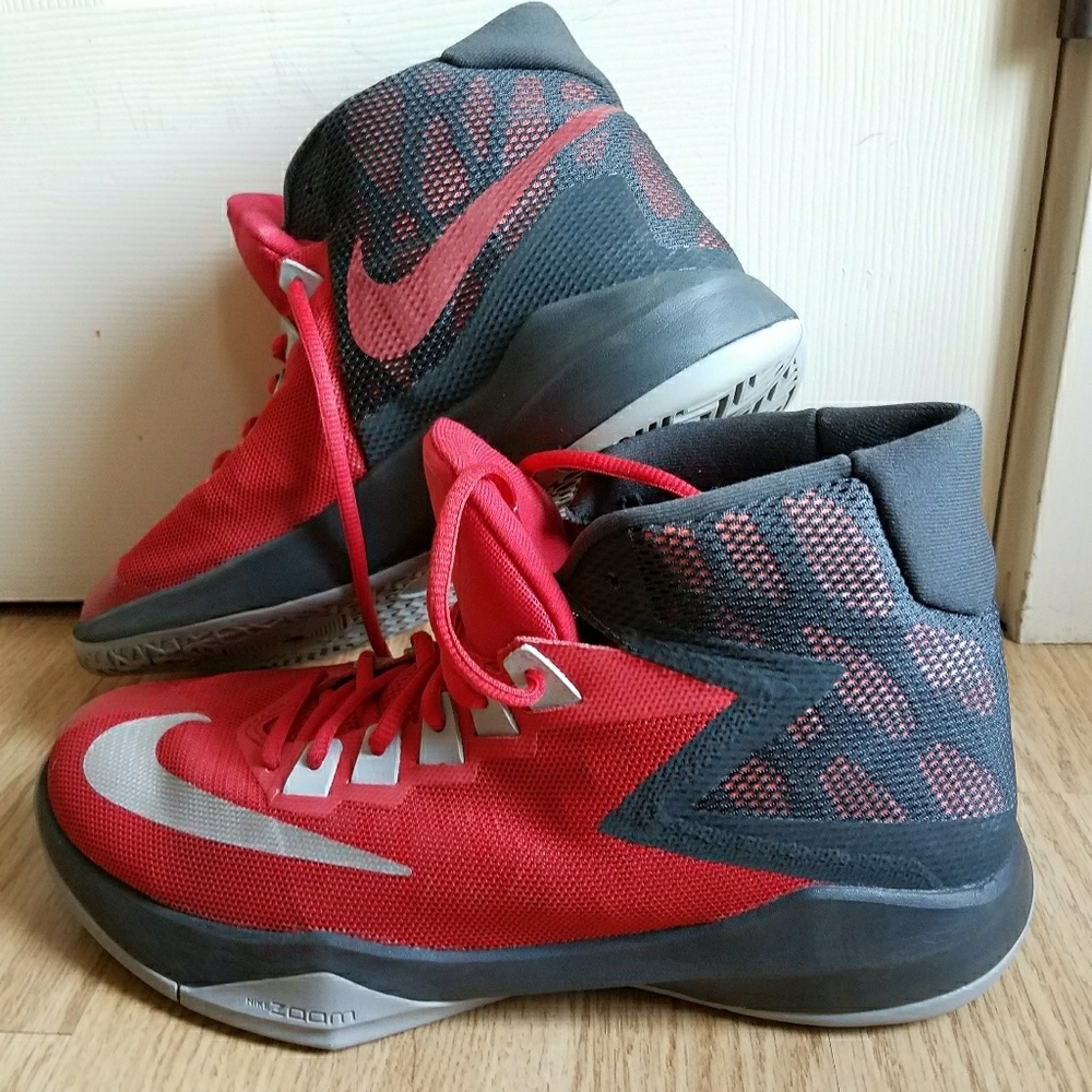 Nike Zoom Devosion Red and Black Basketball Sneake