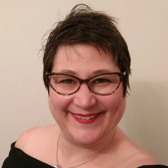 Meet your Posher, Yvonne - Picture 1 of 1