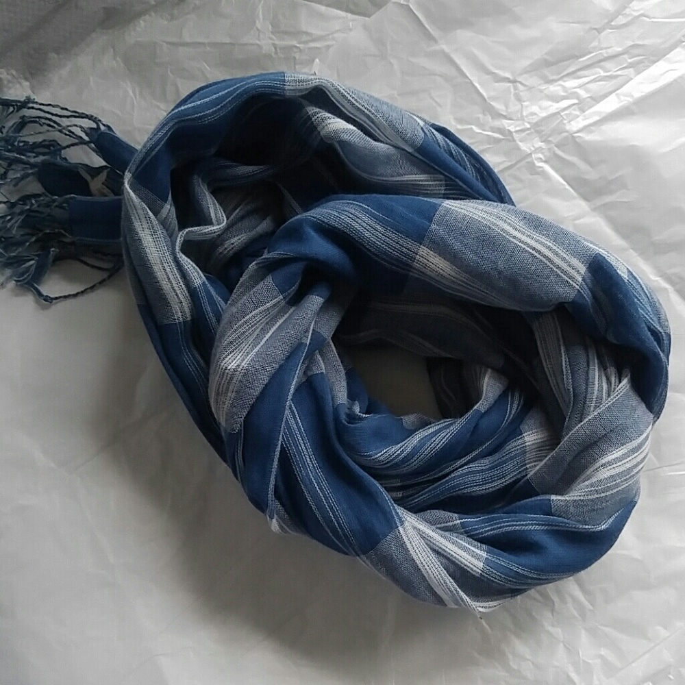 Scarf - Picture 6 of 8