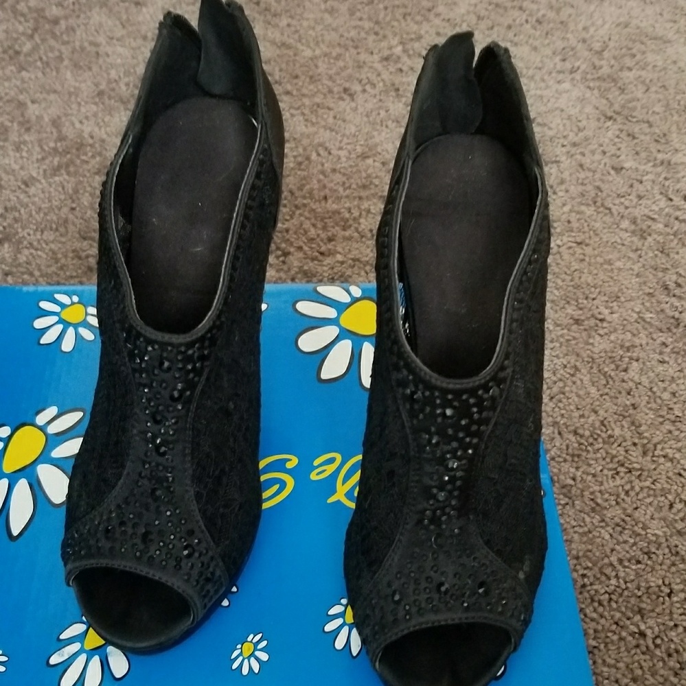 Black lace heels - Picture 2 of 4