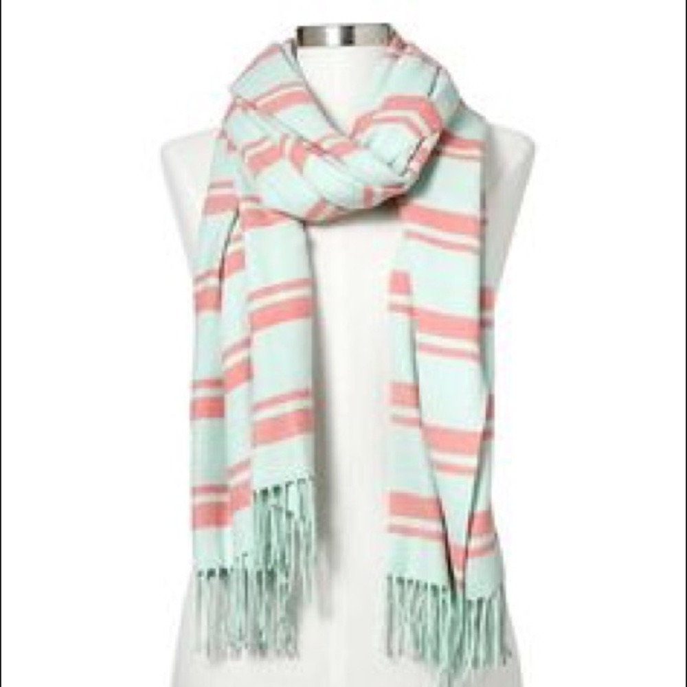 2 GAP Scarves