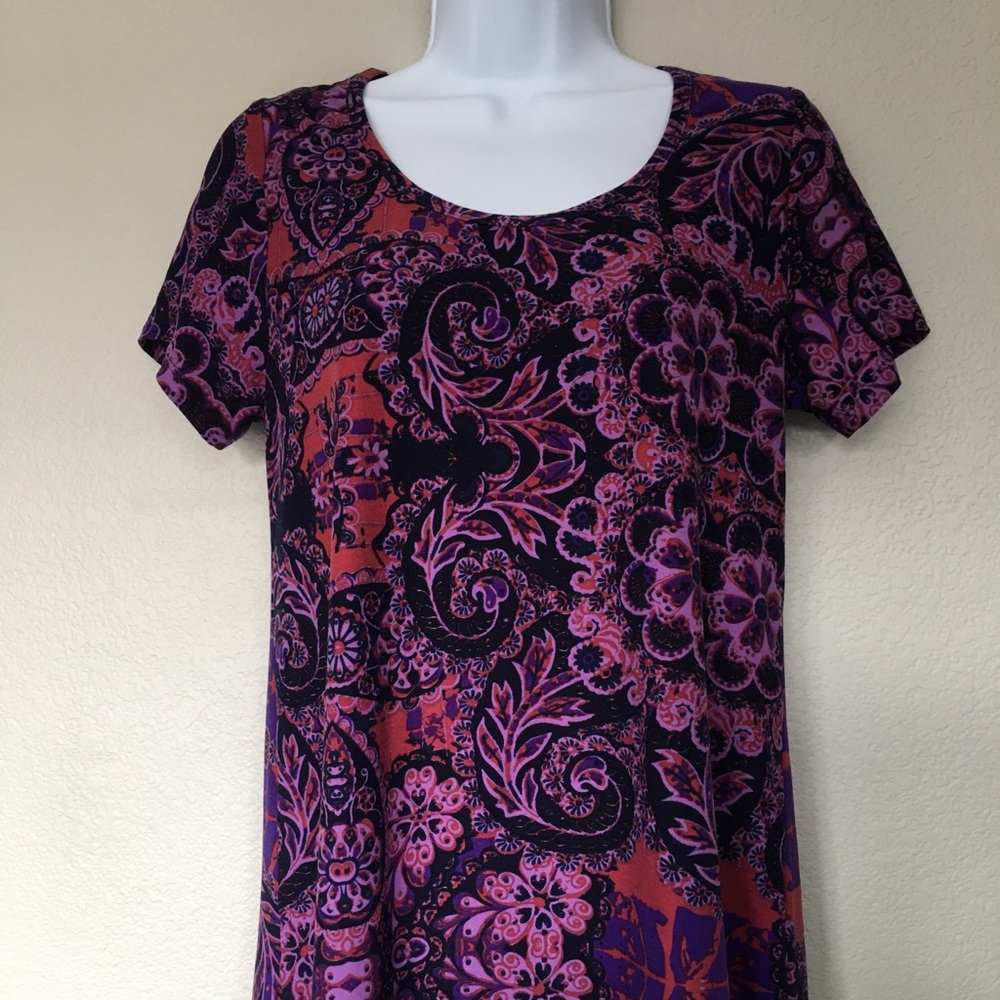 Lularoe Purple & burgundy paisley XS Classic Tee