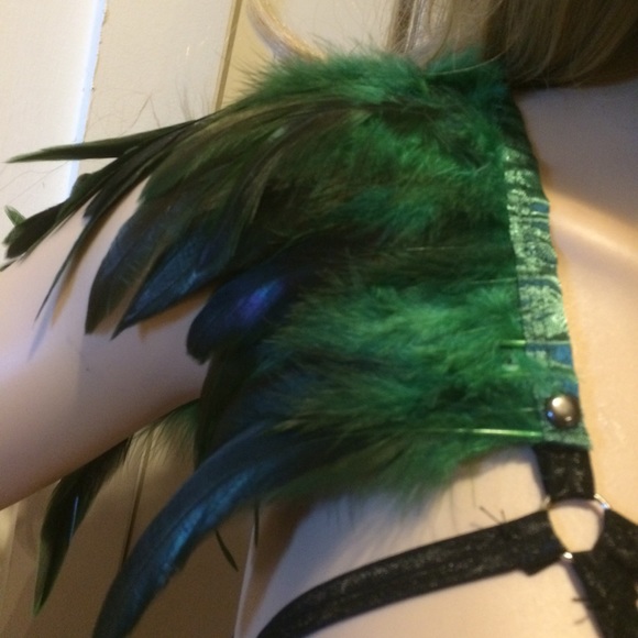 🌺 3PC GREEN FEATHER BRA COVER SHOULDER HARNESS SLEEVE WARRIOR COSTUME FESTIVAL - Picture 3 of 8