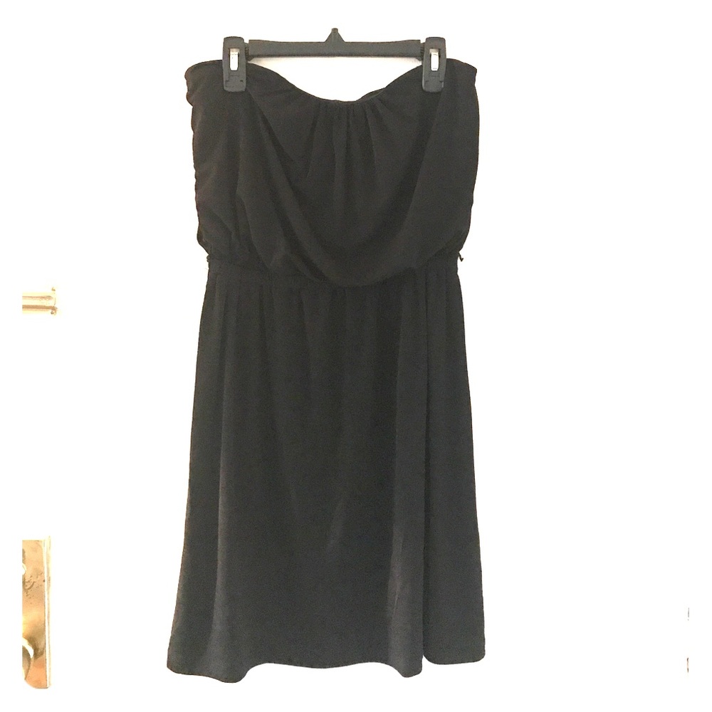 SALE 🌶 Black strapless dress