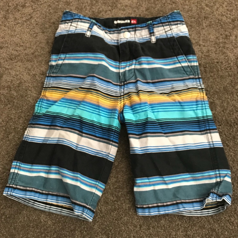 ❌SOLD❌ 
Boys’ Quiksilver Striped Shorts Size M(6)