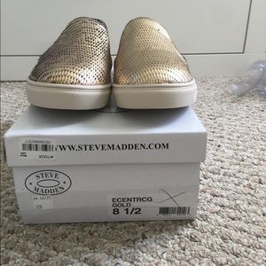 Steve Madden flats/sneakers