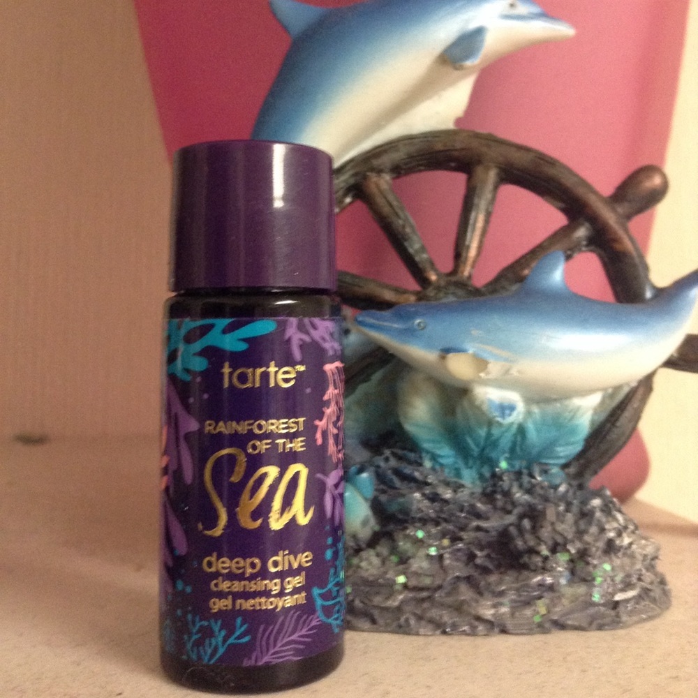Rainforest of the Sea Deep Dive Cleansing Gel