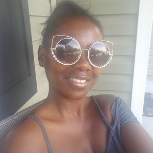 Meet your Posher, Candice