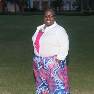 Meet your Posher, Nakisha