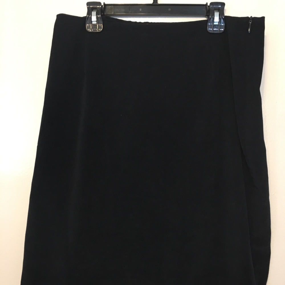 Logic women’s basic black skirt 10 Career