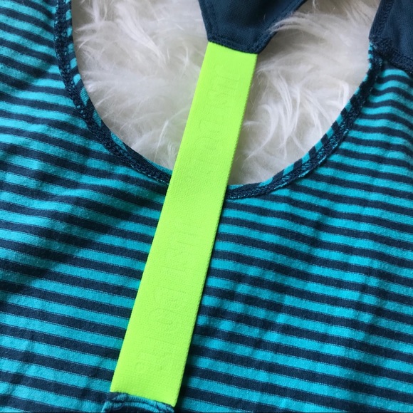 ◼️SOLD◼️Nike Racerback Top - Size Small - Picture 3 of 3