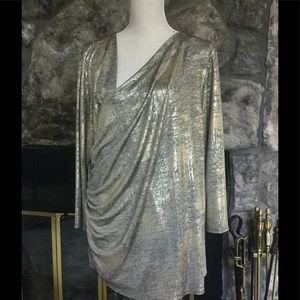 Golden asymmetrical top NWAT