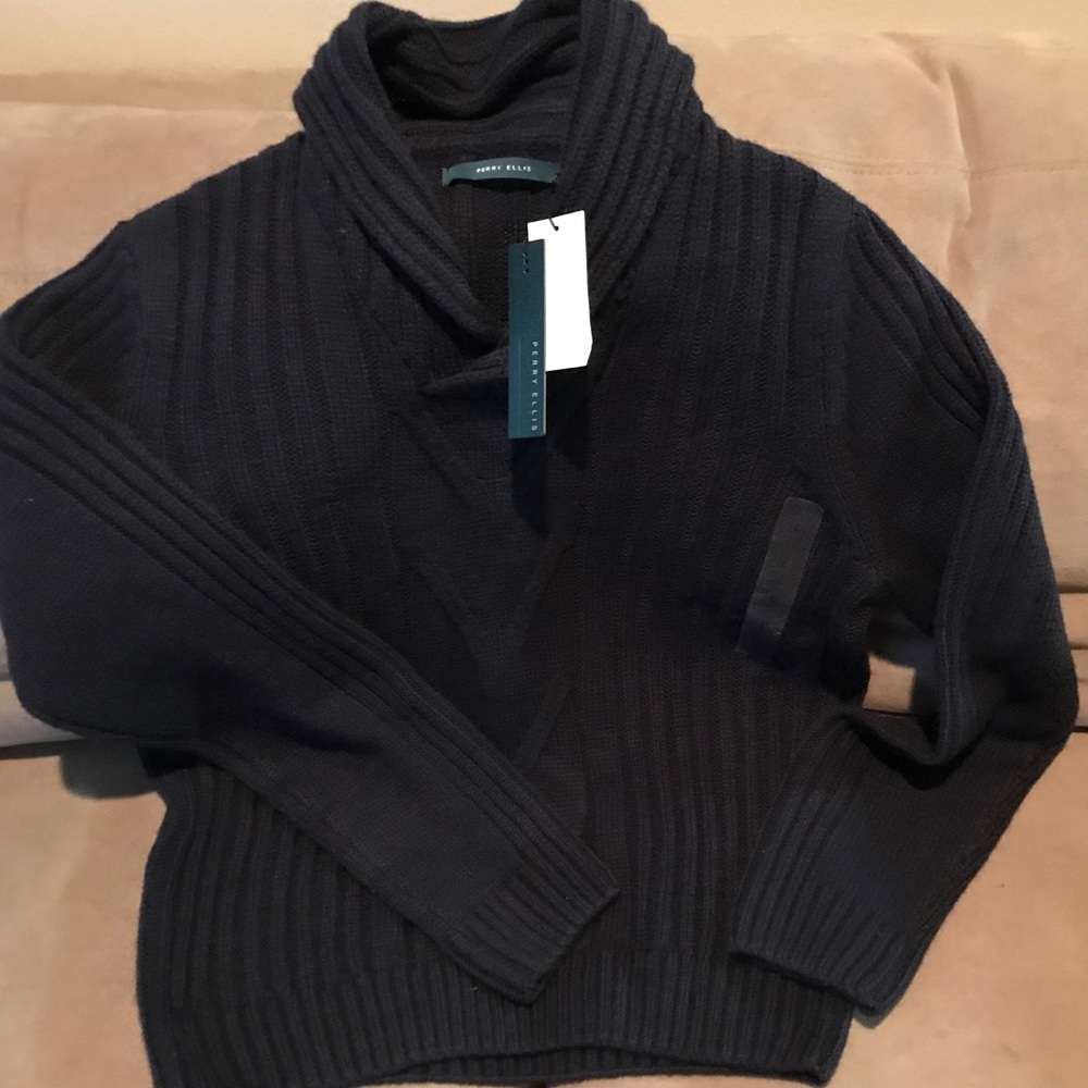 NWT Men's sweater.