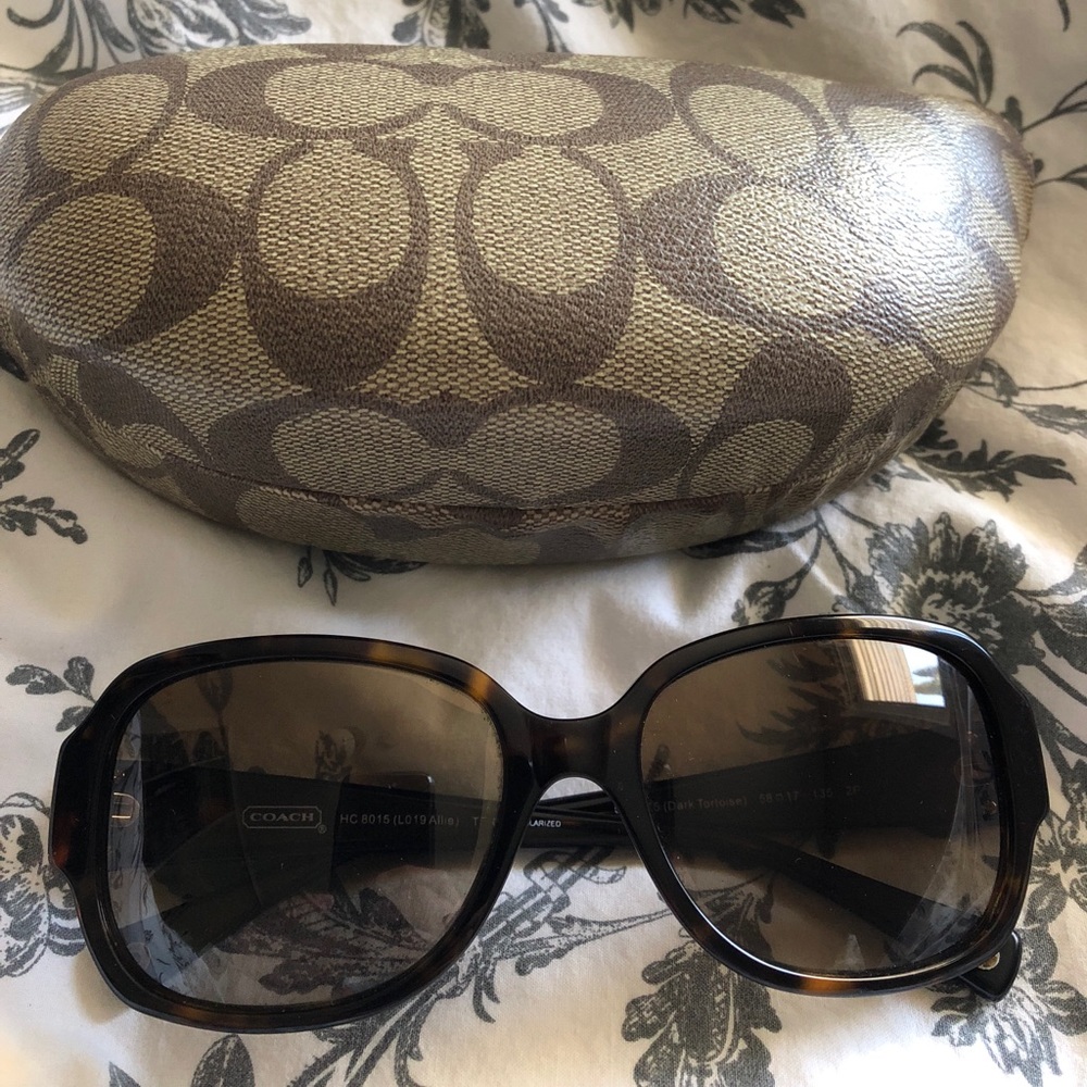 COACH Allie Sunglasses 🕶
