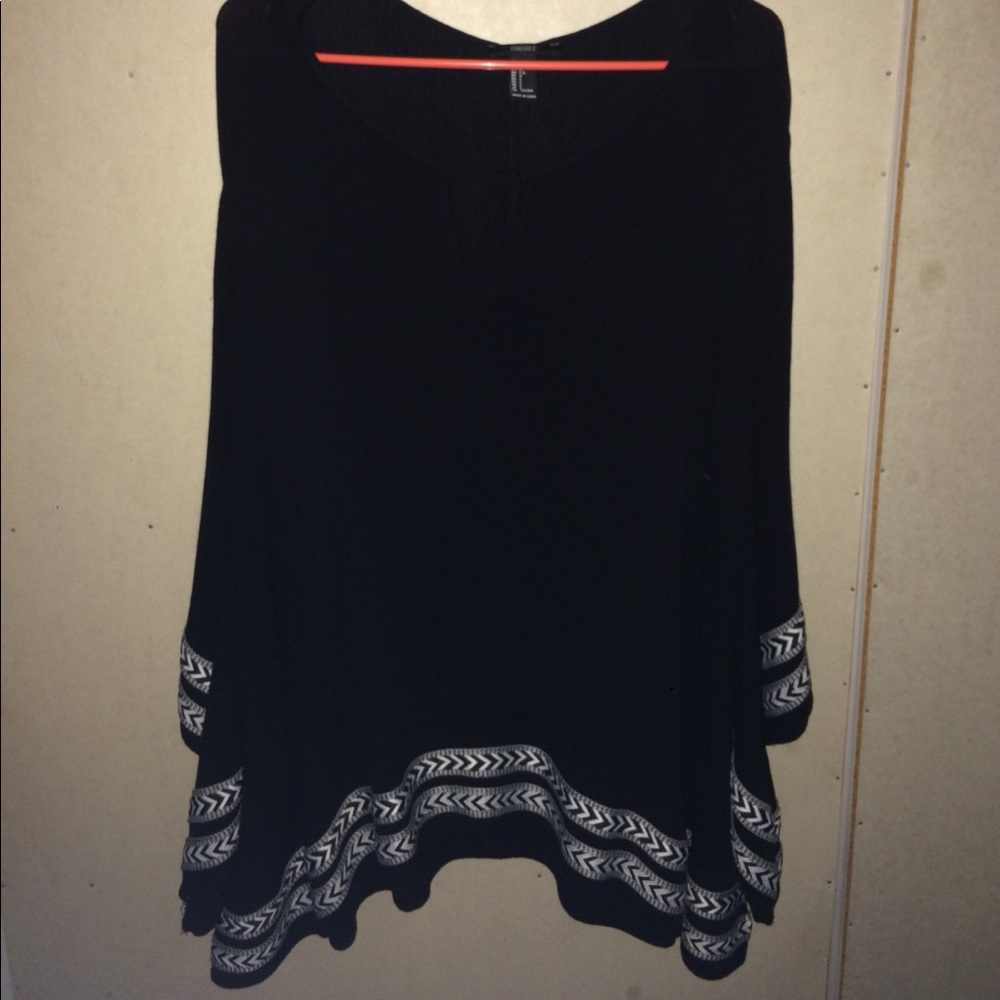 Forever 21 Black and White top!