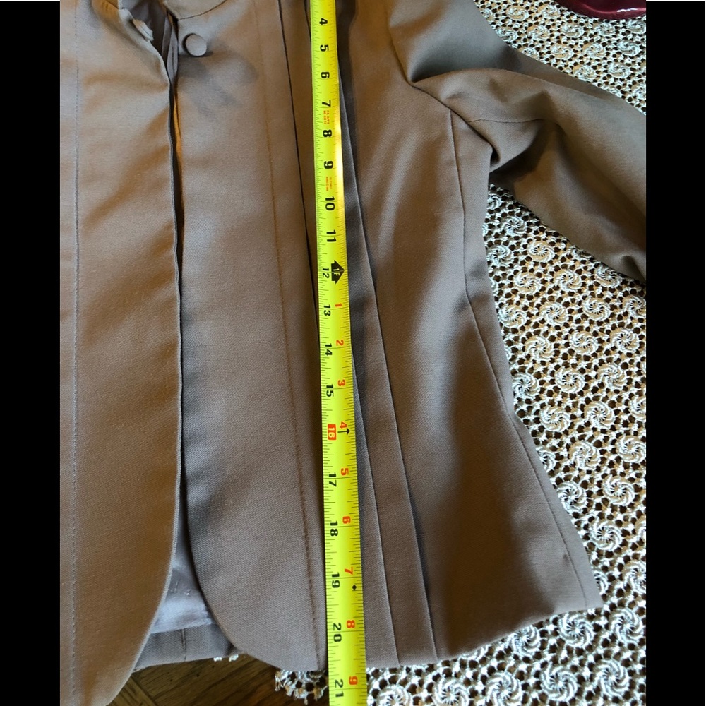 Sarah Taylor- Skirt & jacket π - Picture 7 of 8