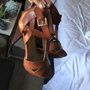 Strappy Fall Guess Heels