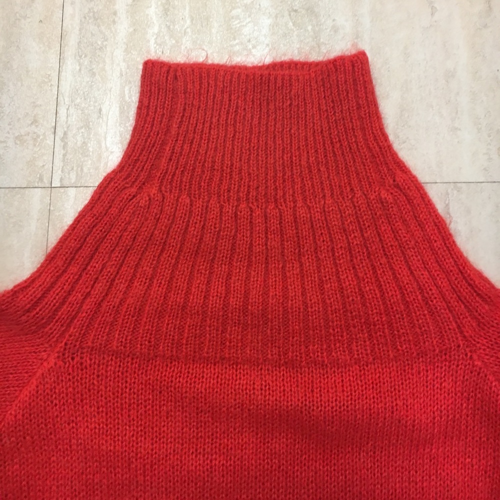 Oversized Red Sweater - Picture 2 of 7