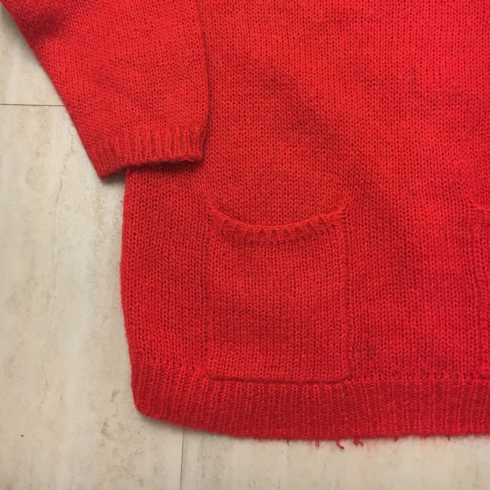 Oversized Red Sweater - Picture 3 of 7