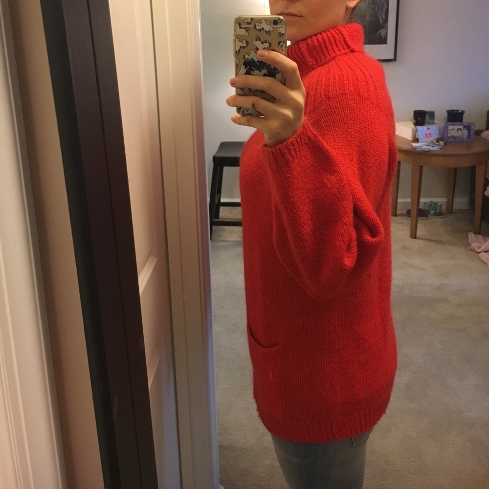 Oversized Red Sweater - Picture 6 of 7