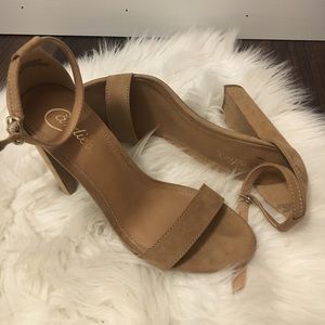 Nude heels size 8