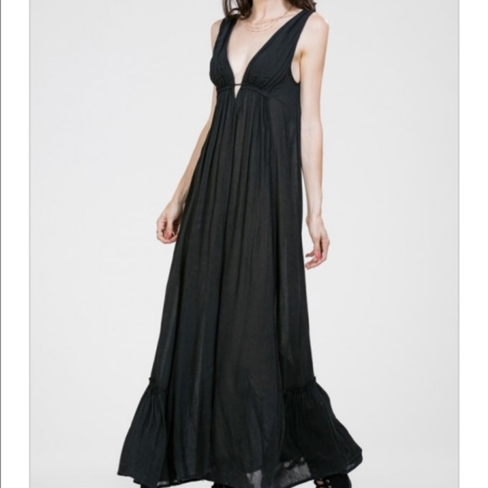 Black Plunge Flowy Maxi Dress - Picture 3 of 3