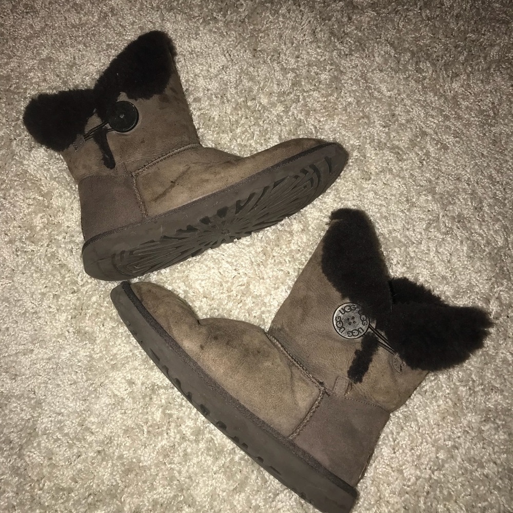 Pre-loved Brown Bailey Button Uggs