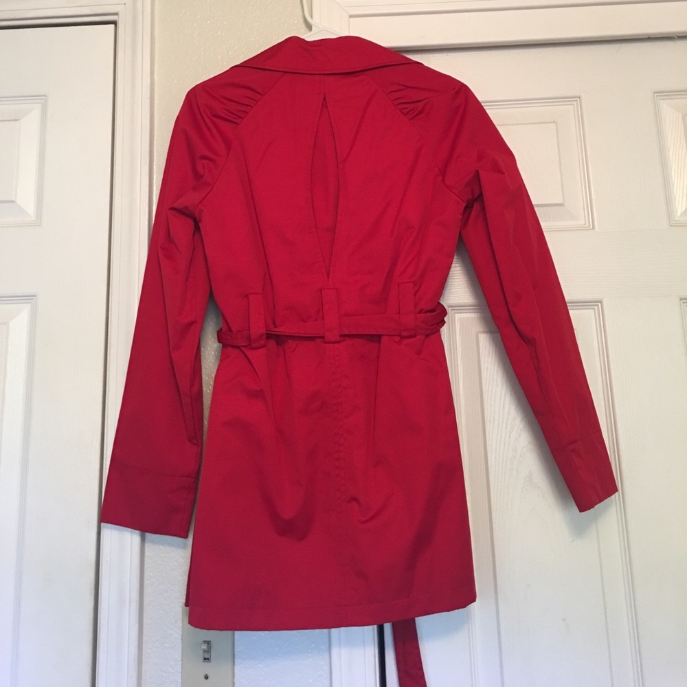 Red coat - Picture 2 of 4