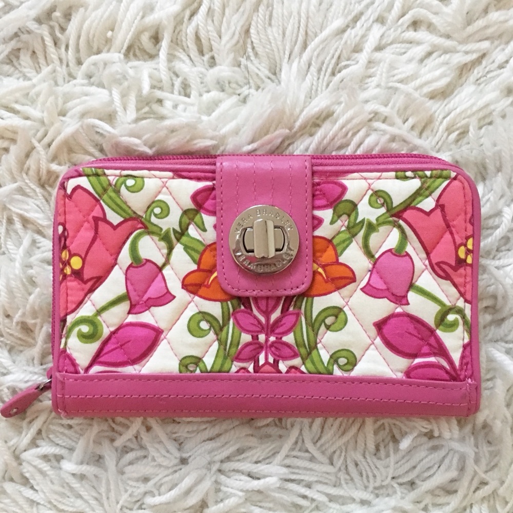 TAKING OFFERS Vera Bradley Wallet