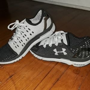 Under Armour gym shoes. Size 6 1/2.