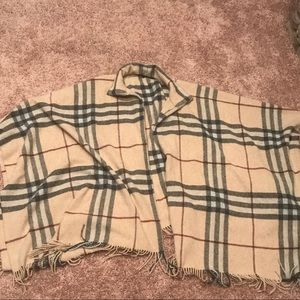 Authentic Burberry wool poncho
