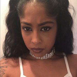 Meet your Posher, Crystal