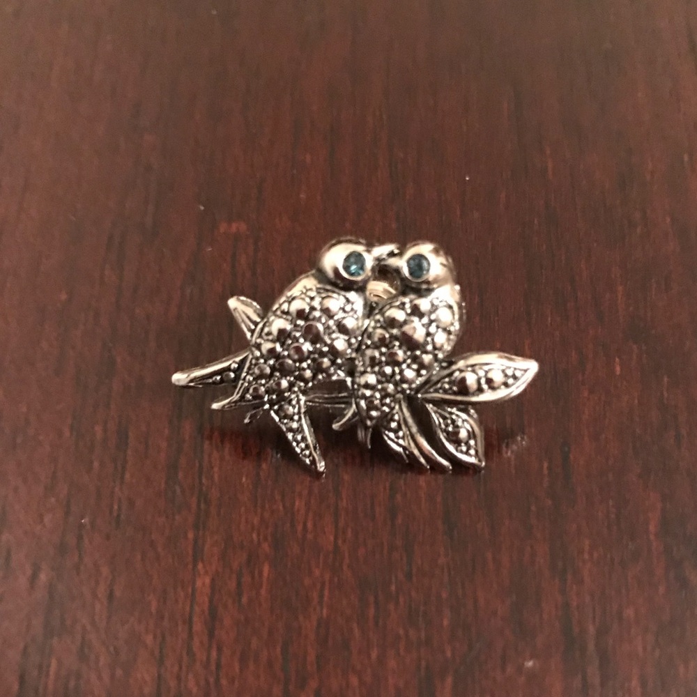 Vintage Silver Kissing Birds Pin