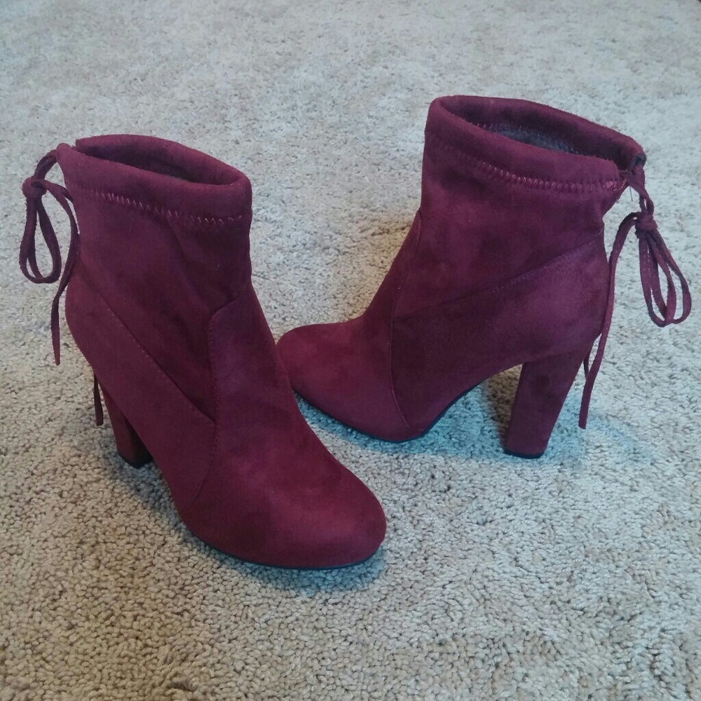 Tie back sock booties