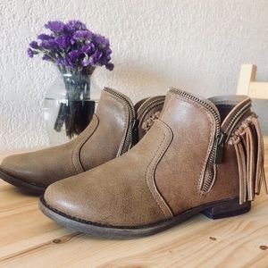 Women’s Booties with tassels