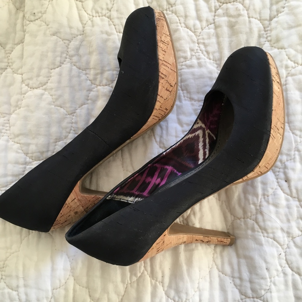 Adorable raw silk and cork pumps