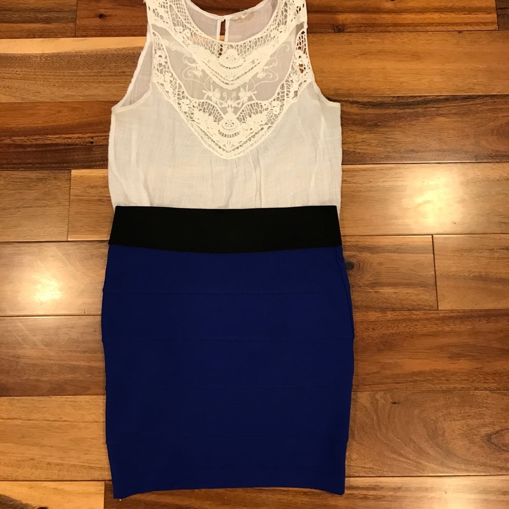 Fitted textured mini skirt!