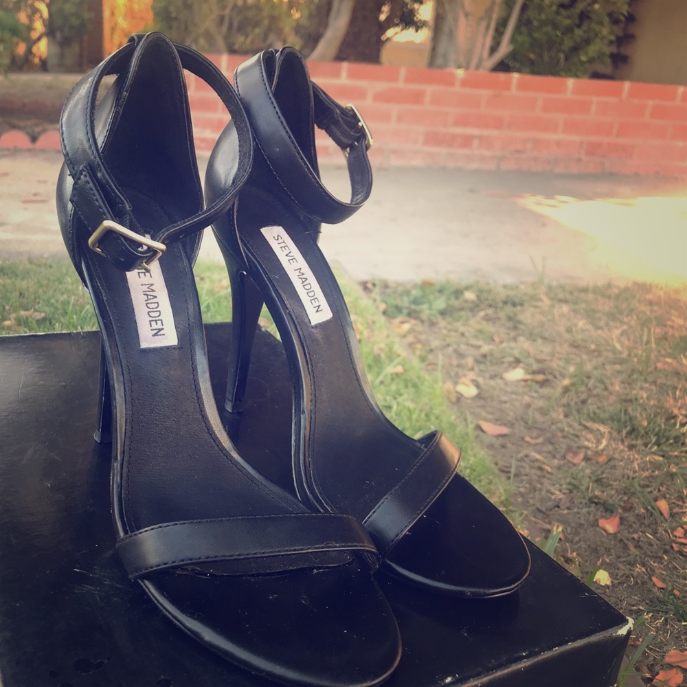 Black Steve Madden heeled sandal